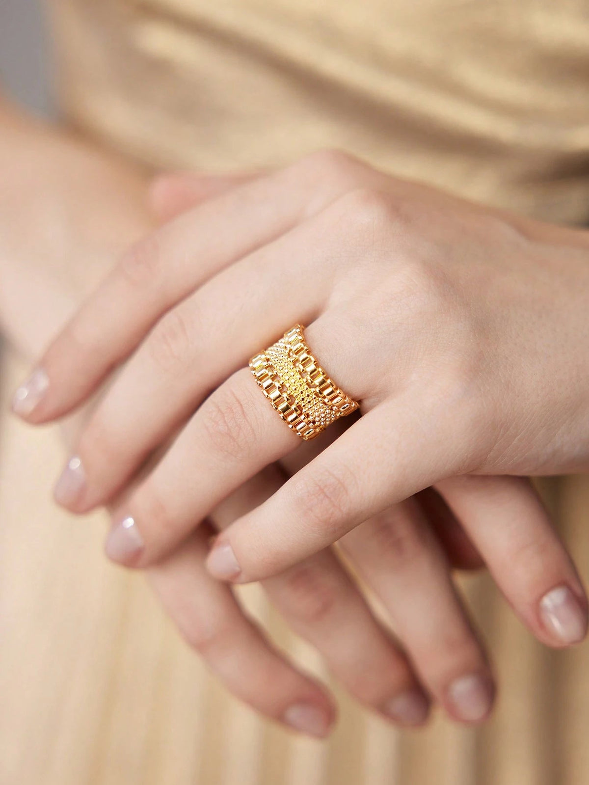 Anel Texturizado Solène TAINA JOIAS
