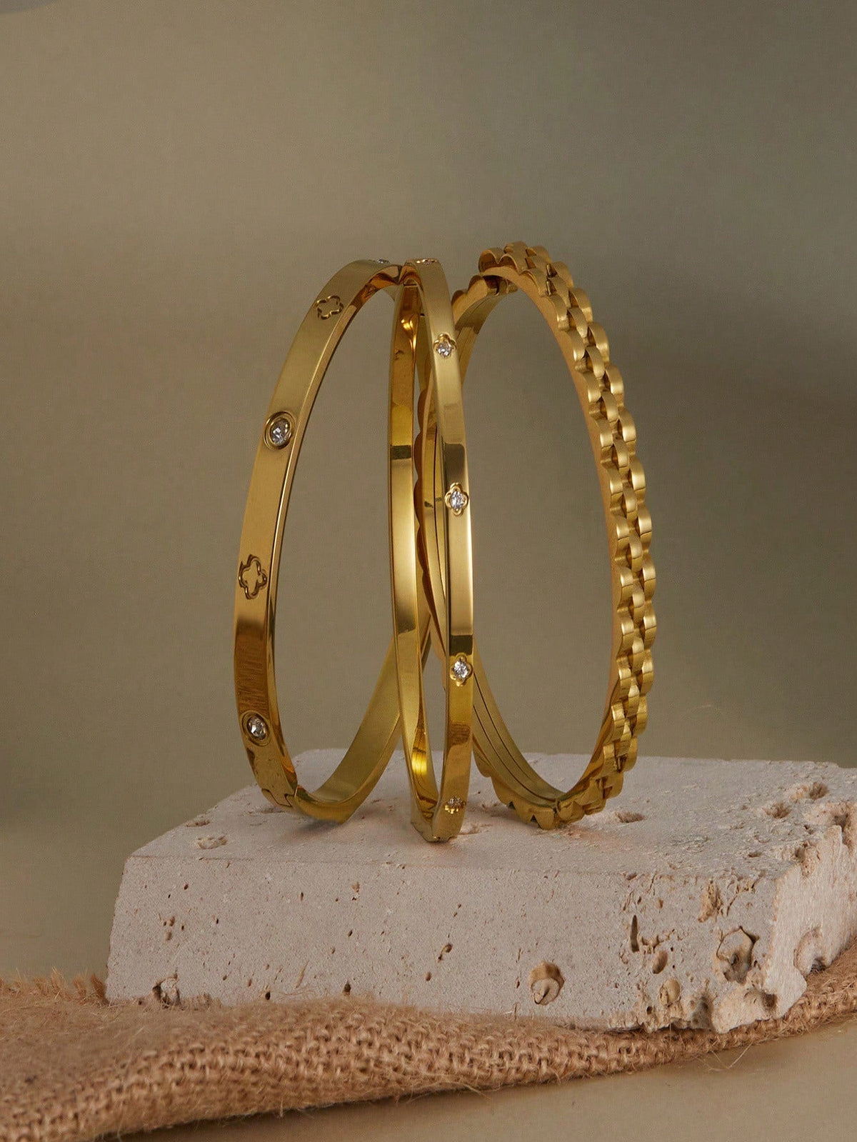 Pulseira Feminina Helena de Trevo Banhada a Ouro 18K TAINA JOIAS